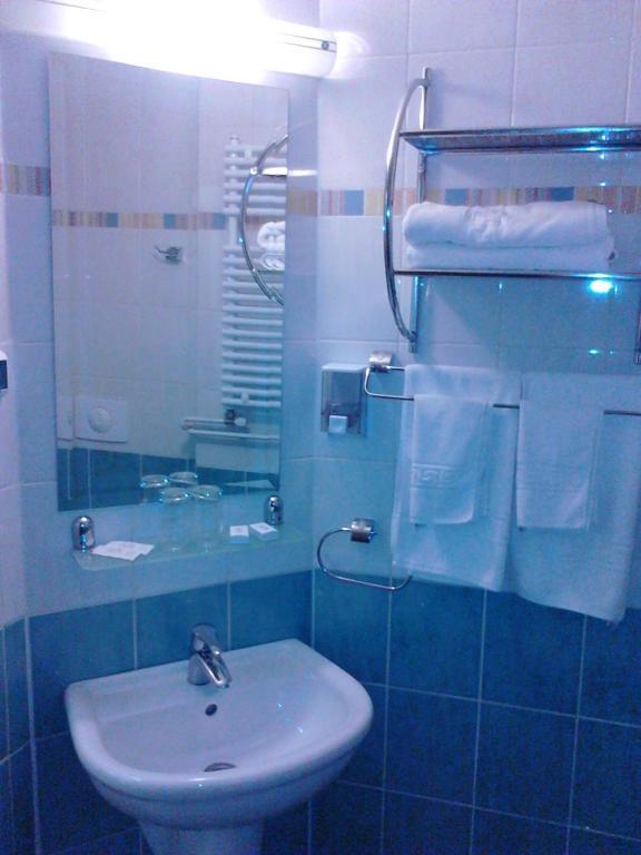 Hotel Iasicon Lacu Rosu Δωμάτιο φωτογραφία