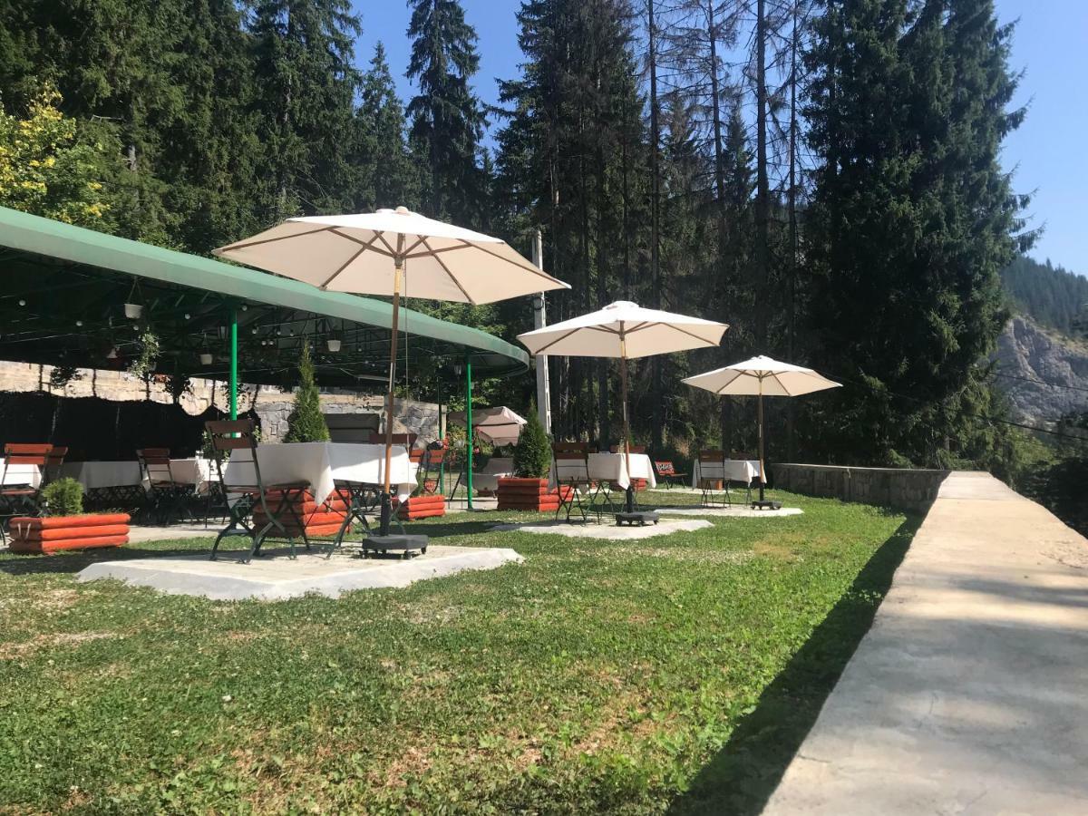 Hotel Iasicon Lacu Rosu Εξωτερικό φωτογραφία