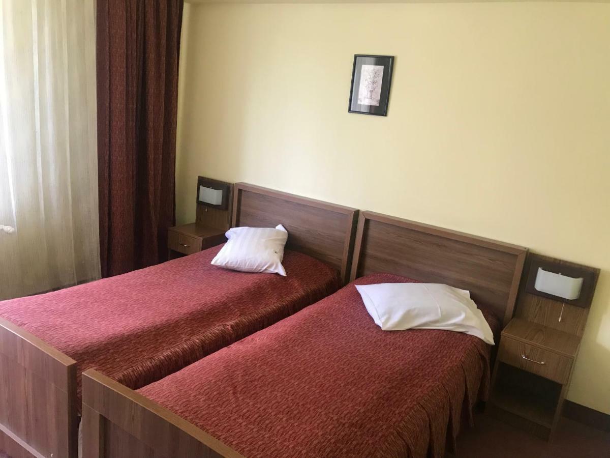 Hotel Iasicon Lacu Rosu Εξωτερικό φωτογραφία