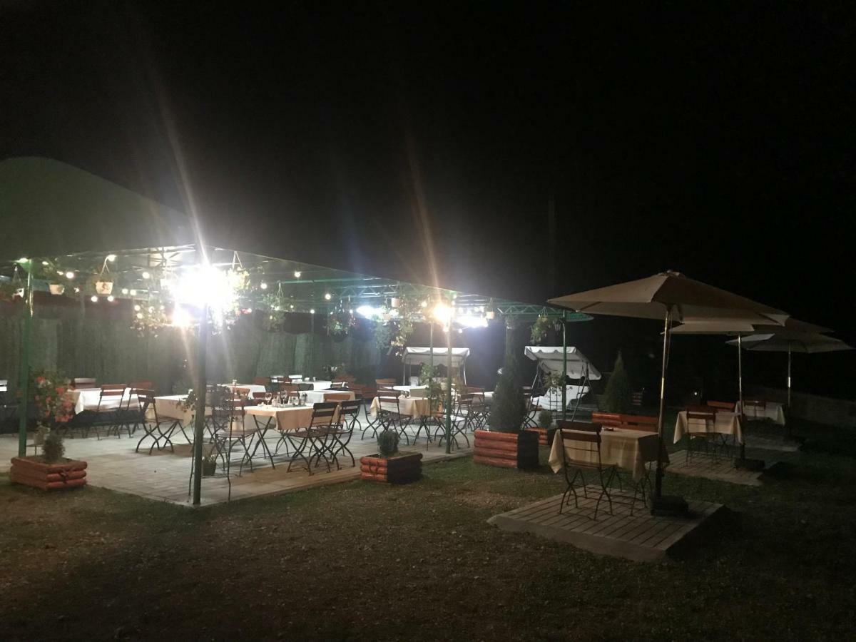 Hotel Iasicon Lacu Rosu Εξωτερικό φωτογραφία